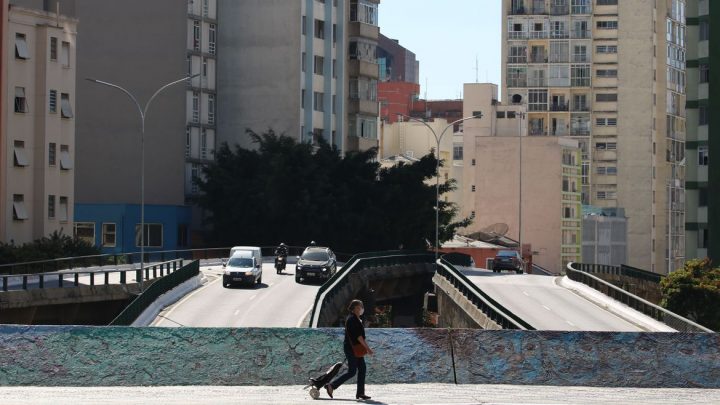 SP está em fase de aceleração da covid-19, afirma diretor do Butantan