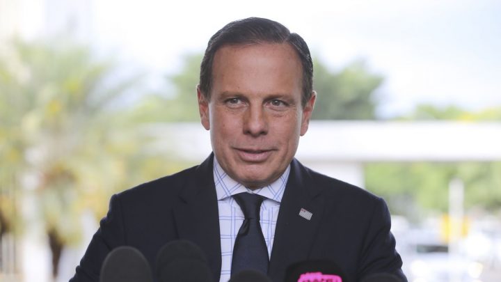 São Paulo deve zerar fila de testes para covid-19 até quarta-feira