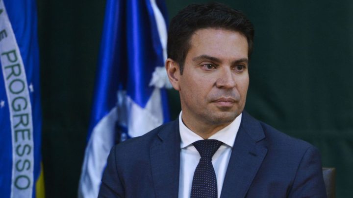 Ministro do STF suspende decreto de nomeação do diretor-geral da PF
