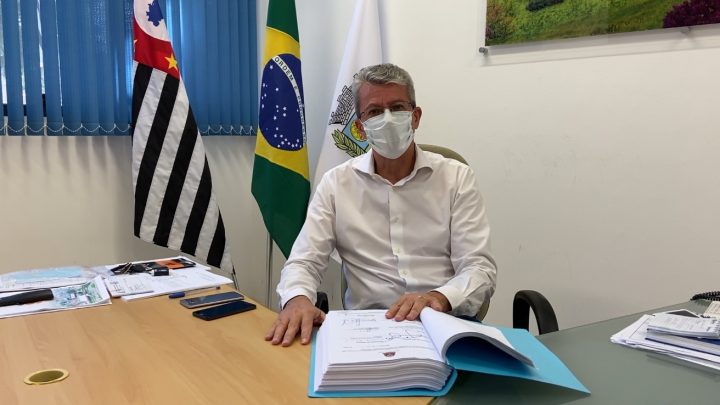 Prefeito Paulo Barufi fala à população sobre contrato com a Sabesp