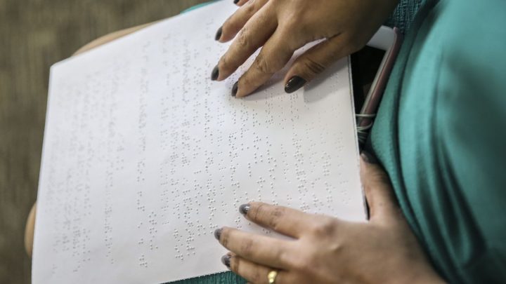 Pessoas com deficiência visual terão leitura em tela na prova do Enem