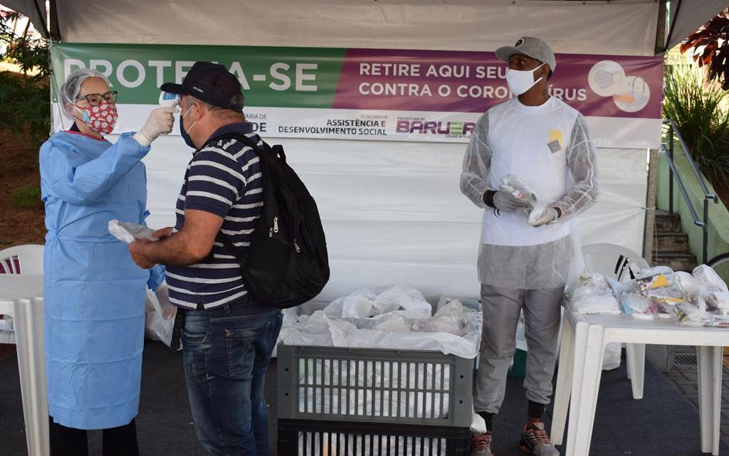 Sads promove segunda ação de entrega de máscaras e kits contra coronavírus
