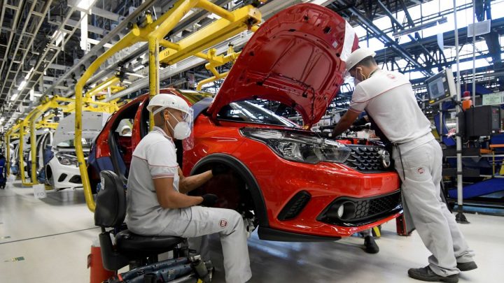 Atividade econômica tem queda recorde de 9,73% em abril
