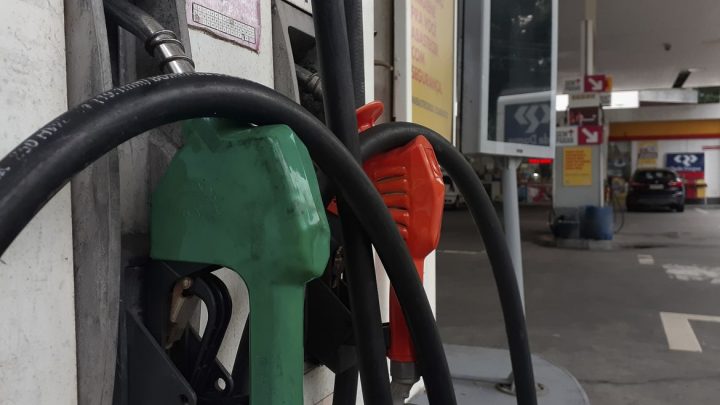 Queda de preços em maio foi puxada por gasolina, diz IBGE