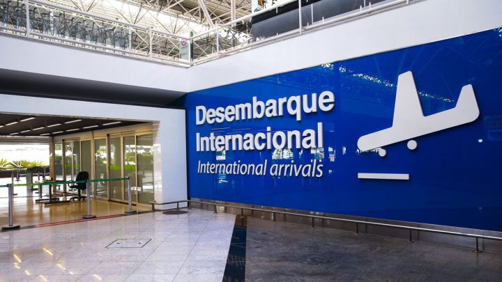 Governo prorroga restrição para entrada de estrangeiros no Brasil