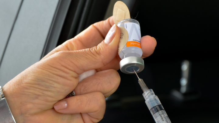 Jandira inicia vacinação de pessoas de 45 a 49 anos, com comorbidades