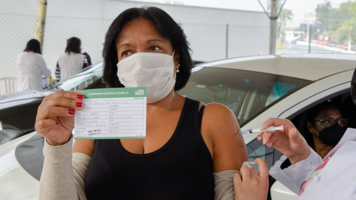 Jandira aplica mais de 1700 vacinas em um final de semana