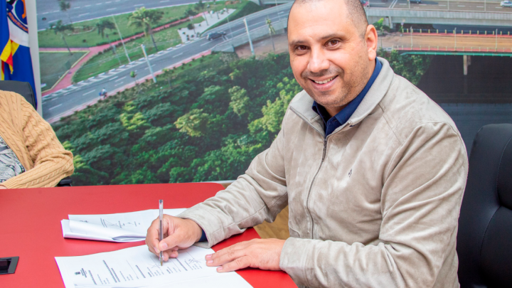 Prefeito Marcos Tonho anuncia obras de duplicação da Estrada da Bela Vista em Santana de Parnaíba