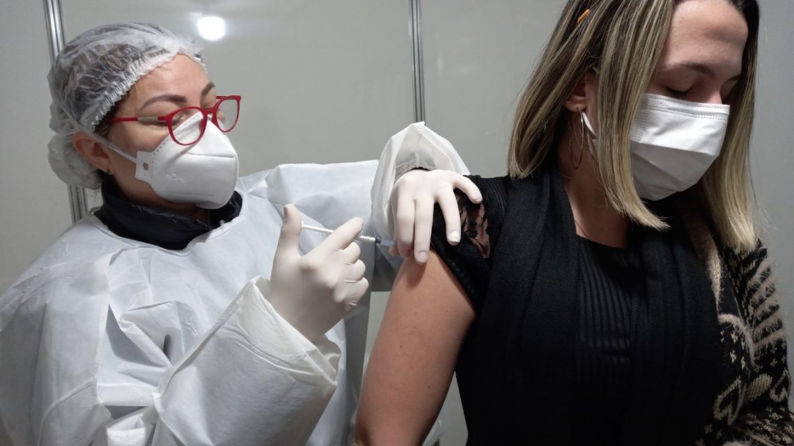 Vacina Covid: Barueri alcança faixa etária de 18 a 24 anos