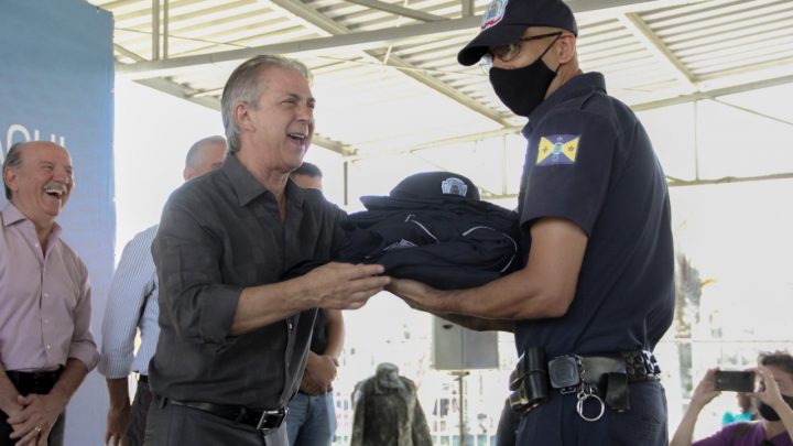 GCM recebe novos uniformes e coletes à prova de bala mais seguros