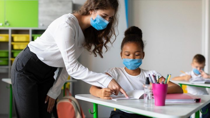 Educação de Jandira investe mais de 7,3 milhões em pagamento de bônus aos Profissionais do Magistério da sua rede