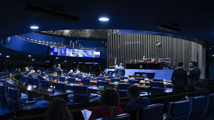 Senado aprova PEC do piso salarial dos agentes comunitários de saúde
