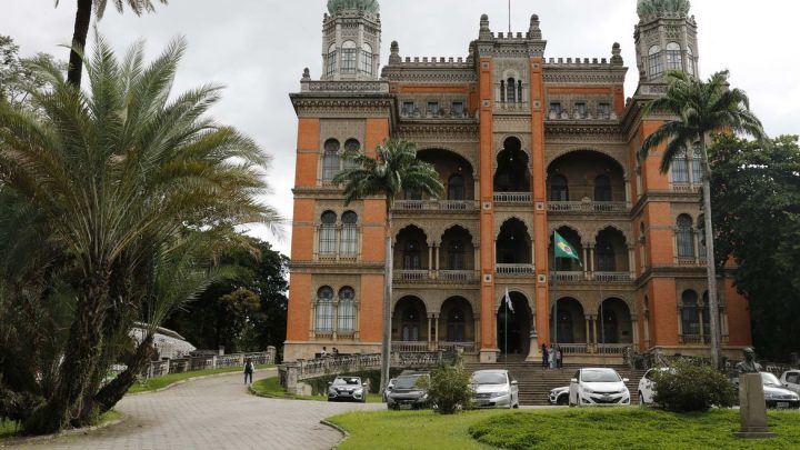 Fiocruz identifica subvariantes mais transmissíveis da Ômicron