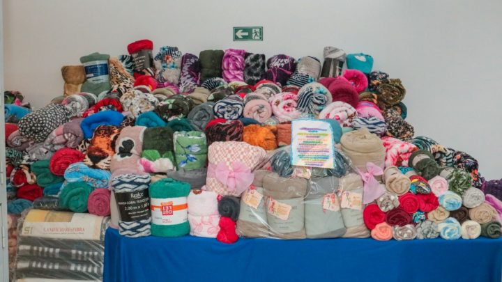 Campanha do Inverno Solidário arrecada mais de 700 cobertores novos