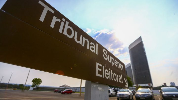 Presidente do TSE se reúne com representantes de plataformas digitais