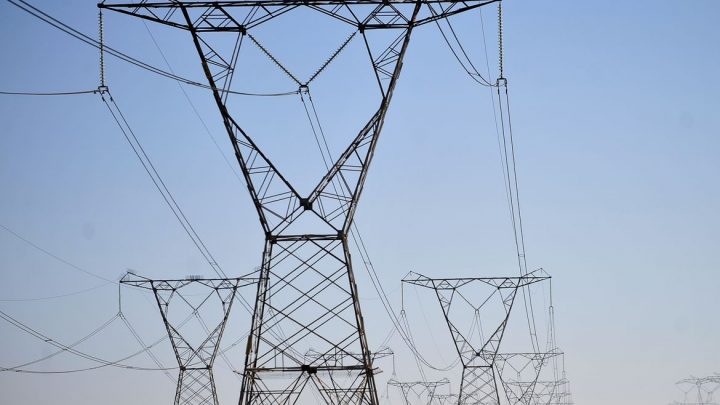 Leilão de energia movimenta R$ 6,5 bilhões