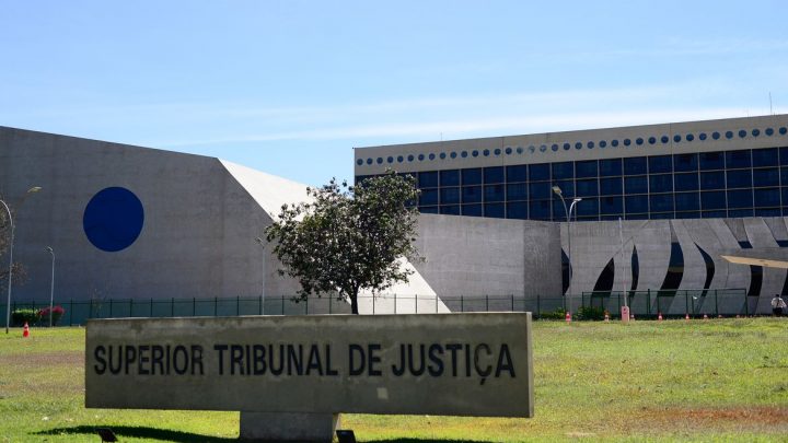 STJ mantém afastamento do governador de Alagoas