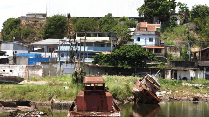 Acidente na Baía de Guanabara lança luz a problema ambiental e social