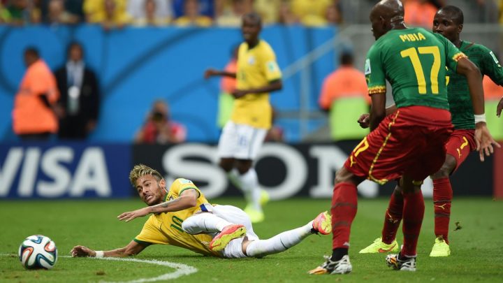 Camarões volta a atravessar o caminho do Brasil em uma Copa