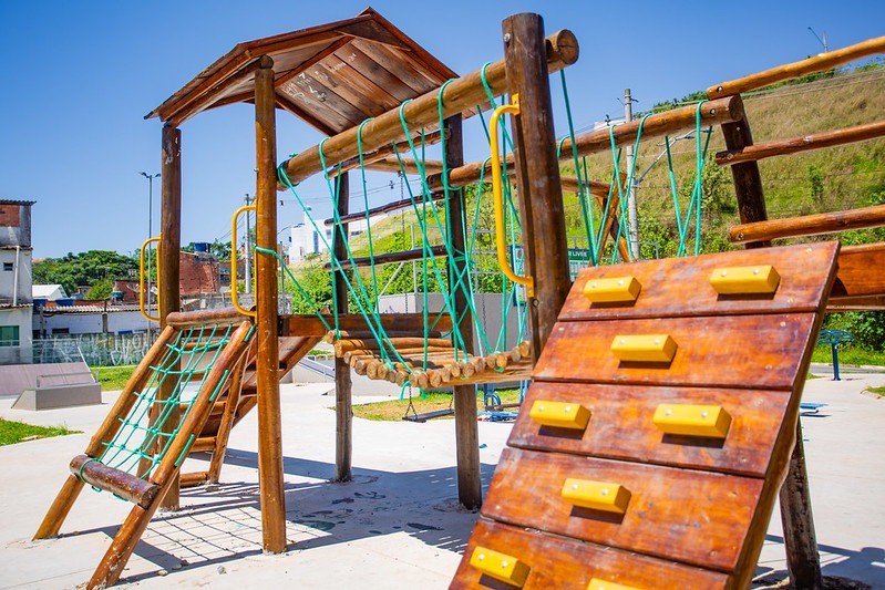 Itapevi ganha playgrounds em cinco bairros
