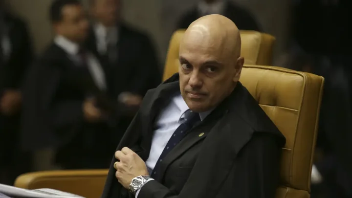 STF dá 48h para tribunais explicarem pagamentos acima do limite a juiz